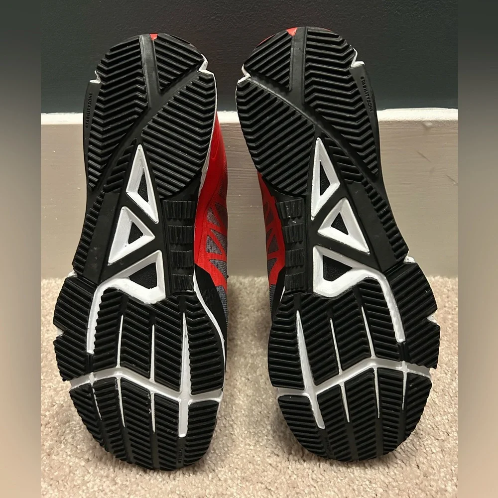 Brand new Reebok cross trainers (men’s size 9) - Picture 4 of 5